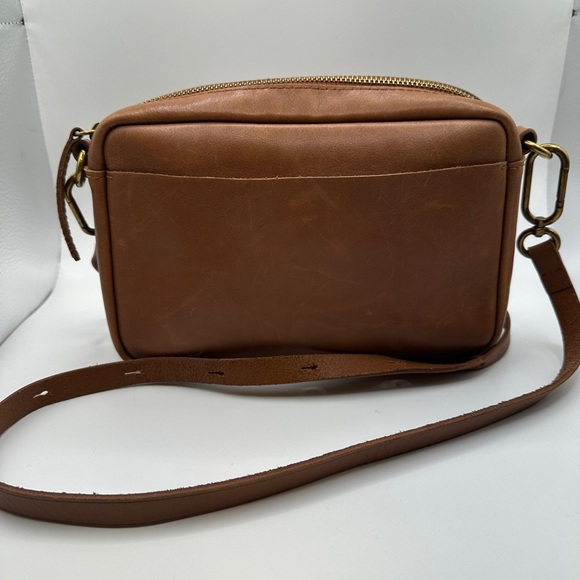 Madewell Handbags - Madewell Leather Carabiner Medium Crossbody Bag
